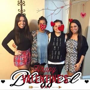 Meet your Posher, Donnaelio